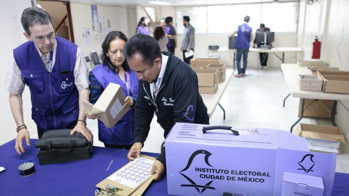 Tarea. Los trabajadores del IECM continúan con el cómputo y validación de opiniones de la Consulta del Presupuesto Participativo 2025, con un avance del 87.58 por ciento.