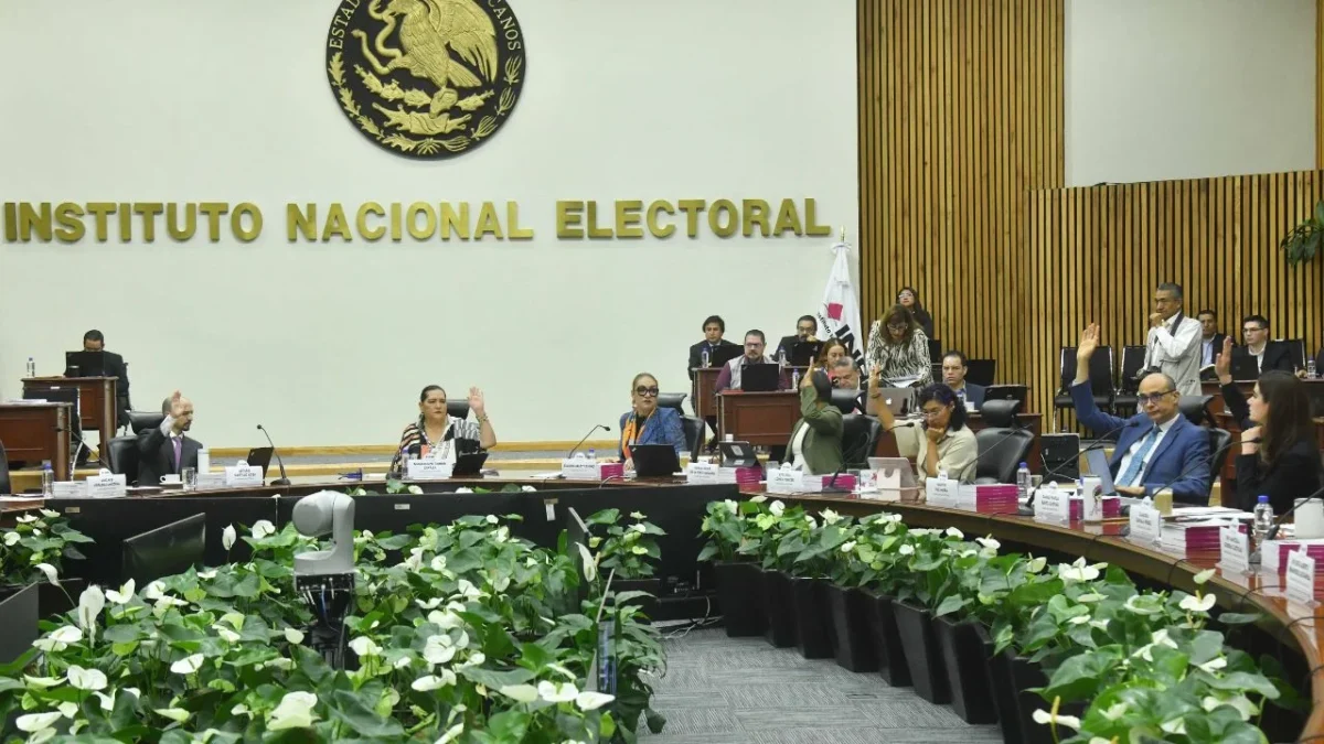 El INE busca que se le aprueben 15 mil 91 millones de pesos de presupuesto base por 12 mil 503 millones de pesos y cartera de proyectos por 2 mil 587 millones de pesos, para un año sin elecciones federales