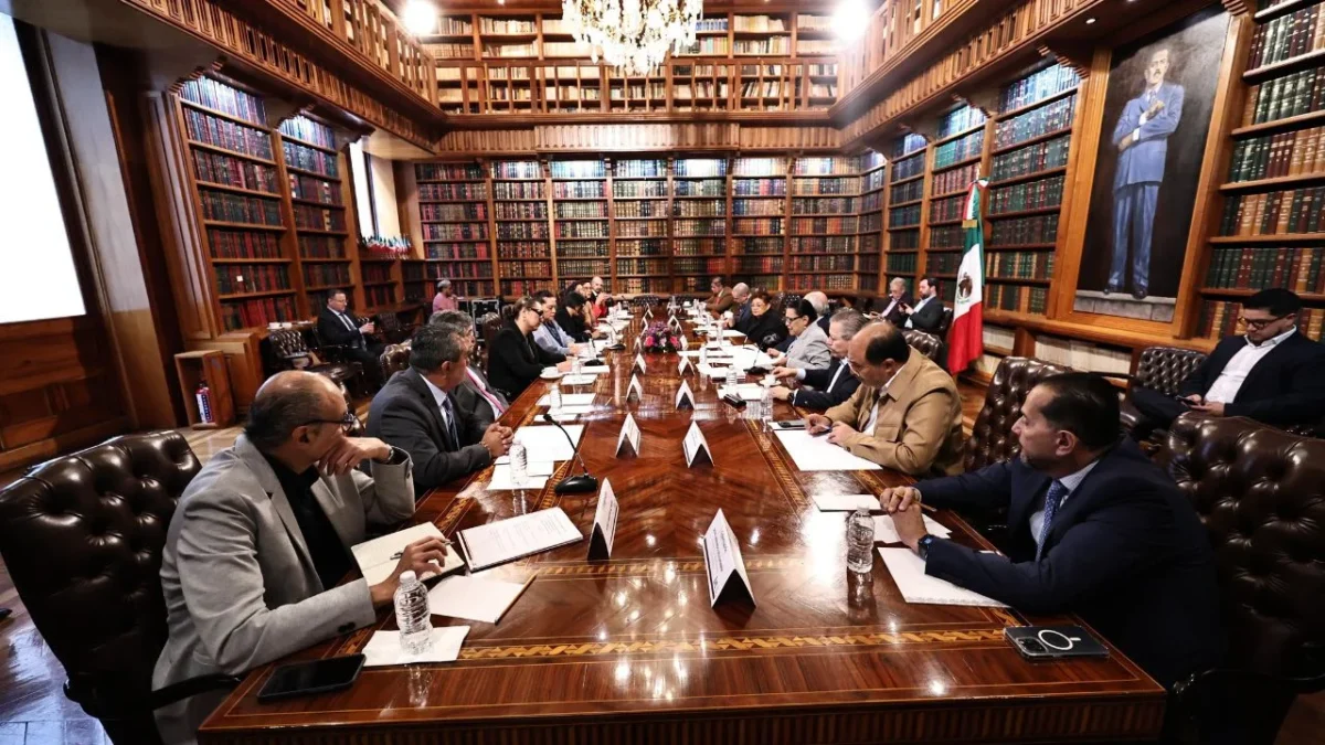 Hechos. Por la reforma electoral, consejeros y comisionados del INE sostuvieron su primer encuentro, este martes en instalaciones de la Segob.