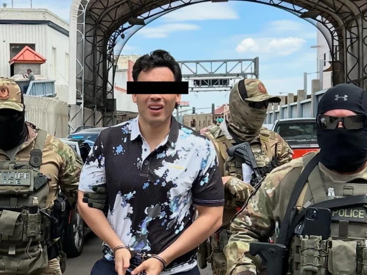 Capturado. De acuerdo a la orden de aprehensión en su contra, Julio César Chavez Jr. formaría parte de una célula encabezada por Ovidio El Ratón Guzmán, dedicada al tráfico de armas