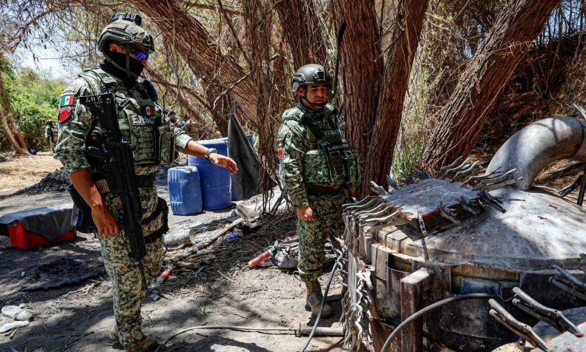 Por un incendio en una finca de Jalisco, descubren narcolaboratorio
