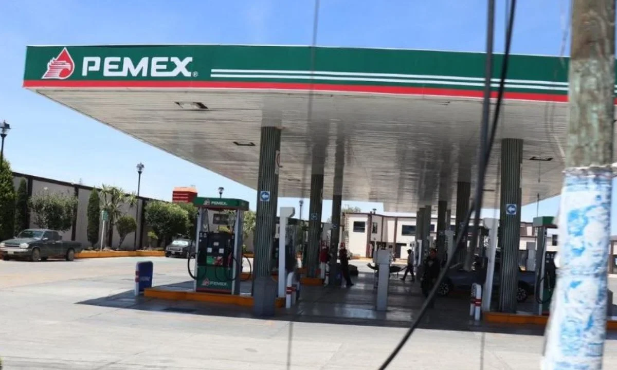 Denuncian desabasto de gasolina, compras de pánico y cierre de estaciones de combustible