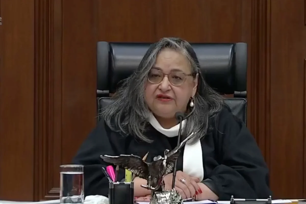 Adiós. La ministra Norma Piña, presidenta de la Corte y de la Judicatura, fue la encargada del discurso de despedida en la sesión extraordinaria.