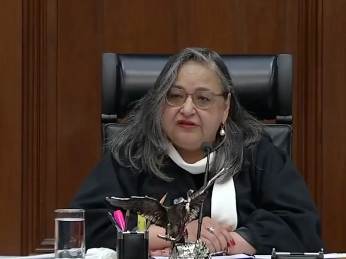 Adiós. La ministra Norma Piña, presidenta de la Corte y de la Judicatura, fue la encargada del discurso de despedida en la sesión extraordinaria.