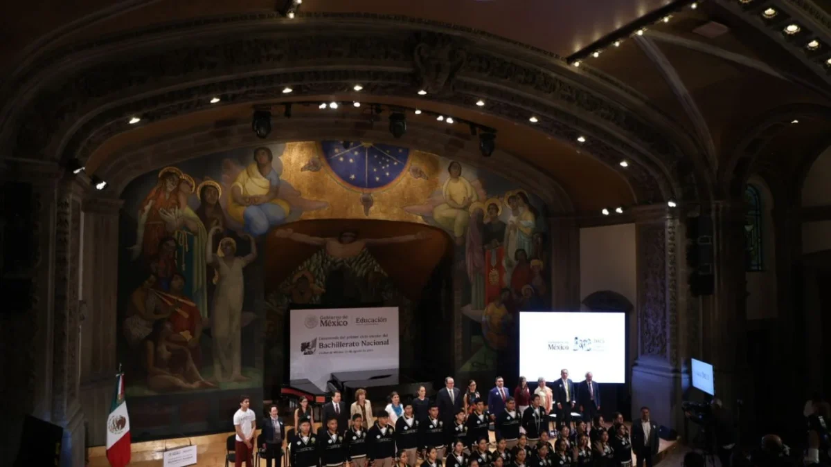 Histórico. La ceremonia de inauguración del nuevo Bachillerato Nacional se realizó en el Antiguo Colegio de San Ildefonso. 