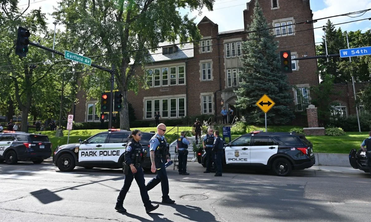 Terror en iglesia de Minneapolis; tiroteo en escuela católica deja un saldo de dos niños muertos