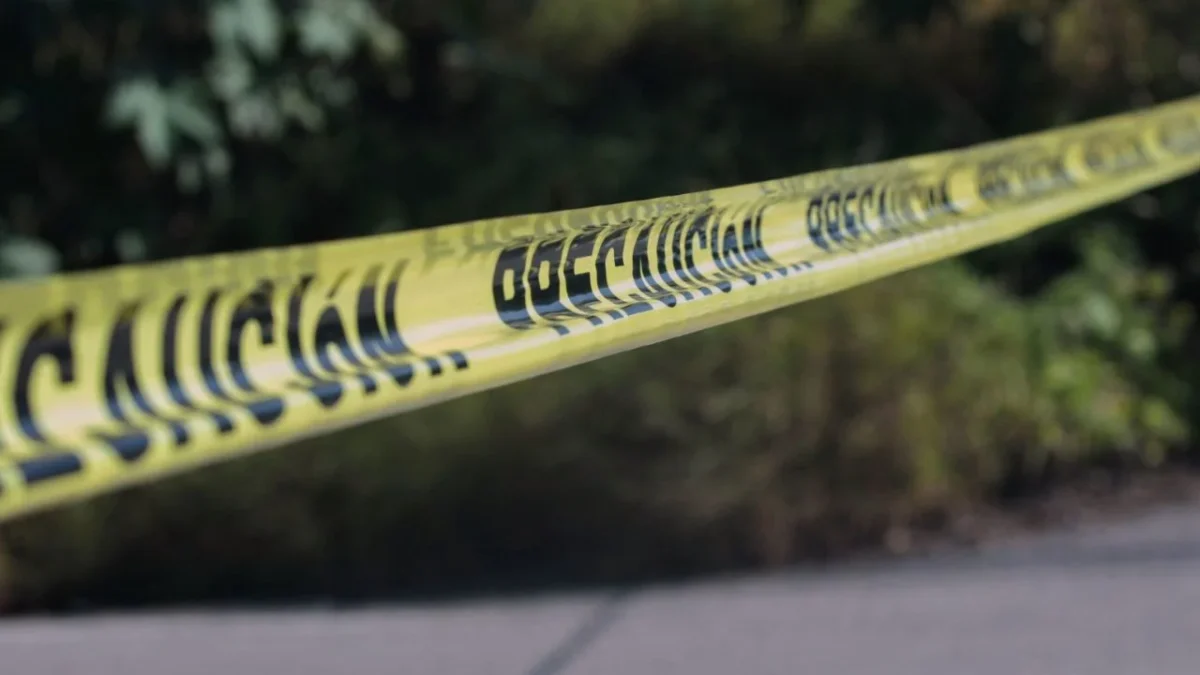 Sujetos armados asesinan a tiros a tres personas, entre ellos a una menor, en Guerrero.
