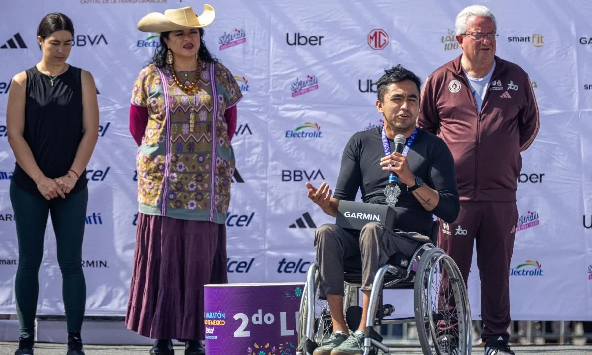 Durante la premiación del Maratón de la CDMX, uno de los exponentes en silla de ruedas se manifestó y los acusó de discriminación.