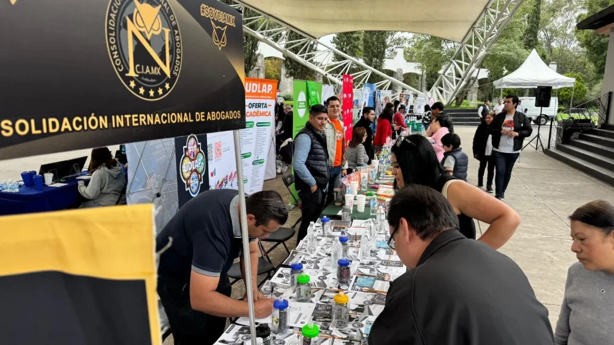 El objetivo de la Feria de Becas de la AAPAUNAM es dar opciones de formación académica con instituciones privadas de educación superior.