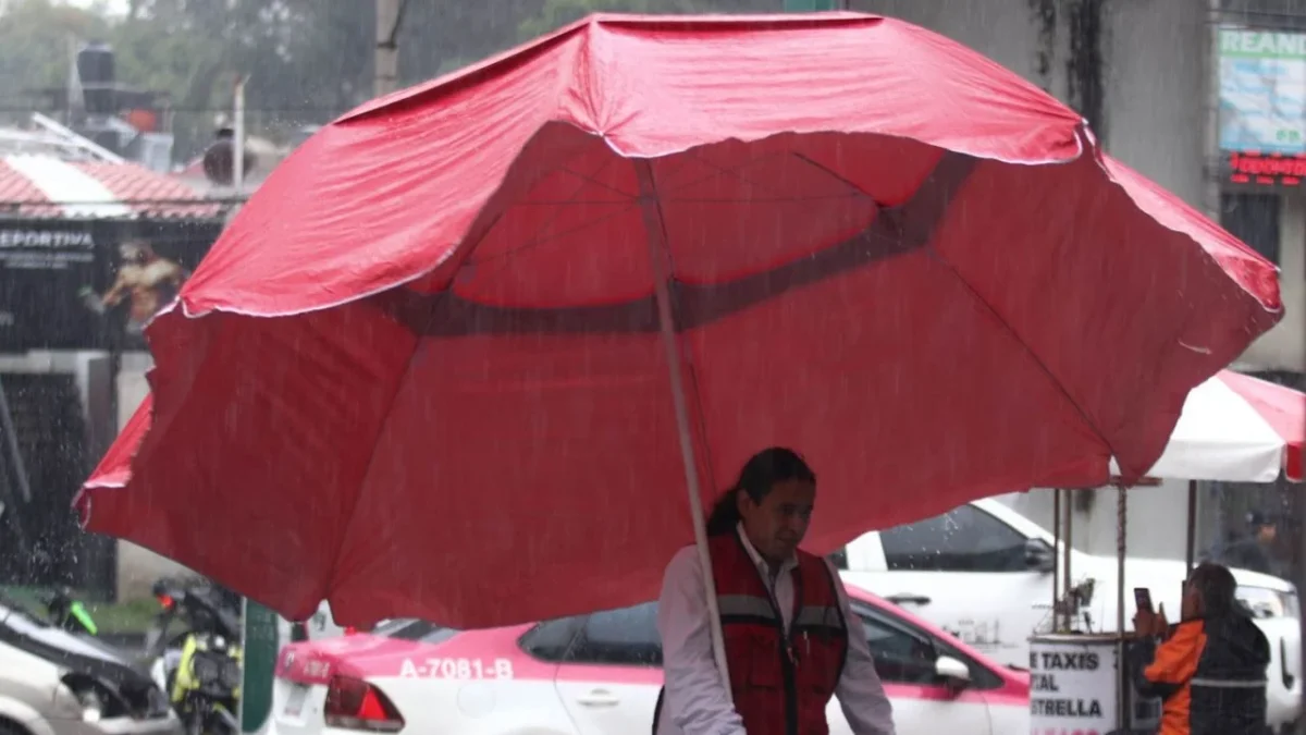 Ante la persistencia de lluvias, la SGIRPC activó la Alerta Roja para Álvaro Obregón y Naranja y Amarilla para otras 13 alcaldías en CDMX.