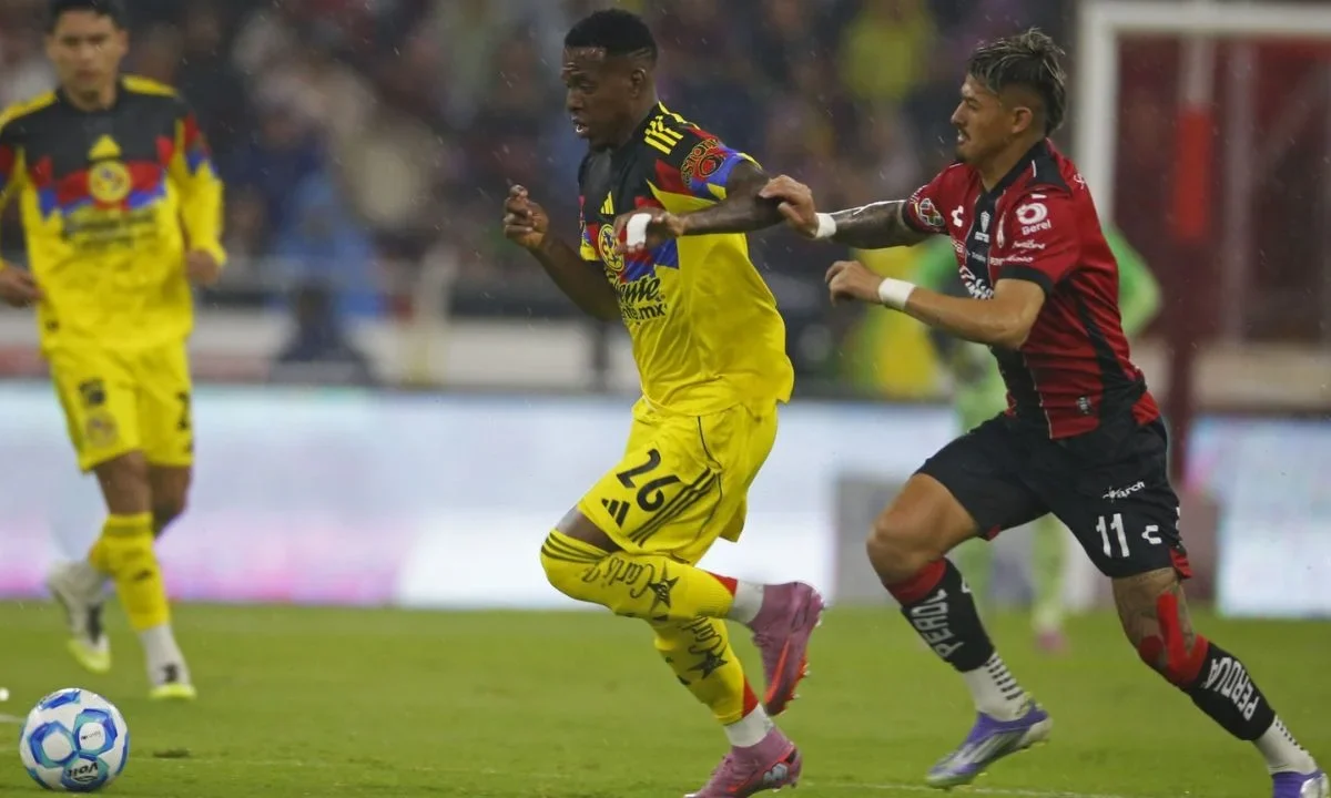 América, con debut y gol del francés Allan Saint-Maximin, remontó al Atlas en el Estadio Jalisco.