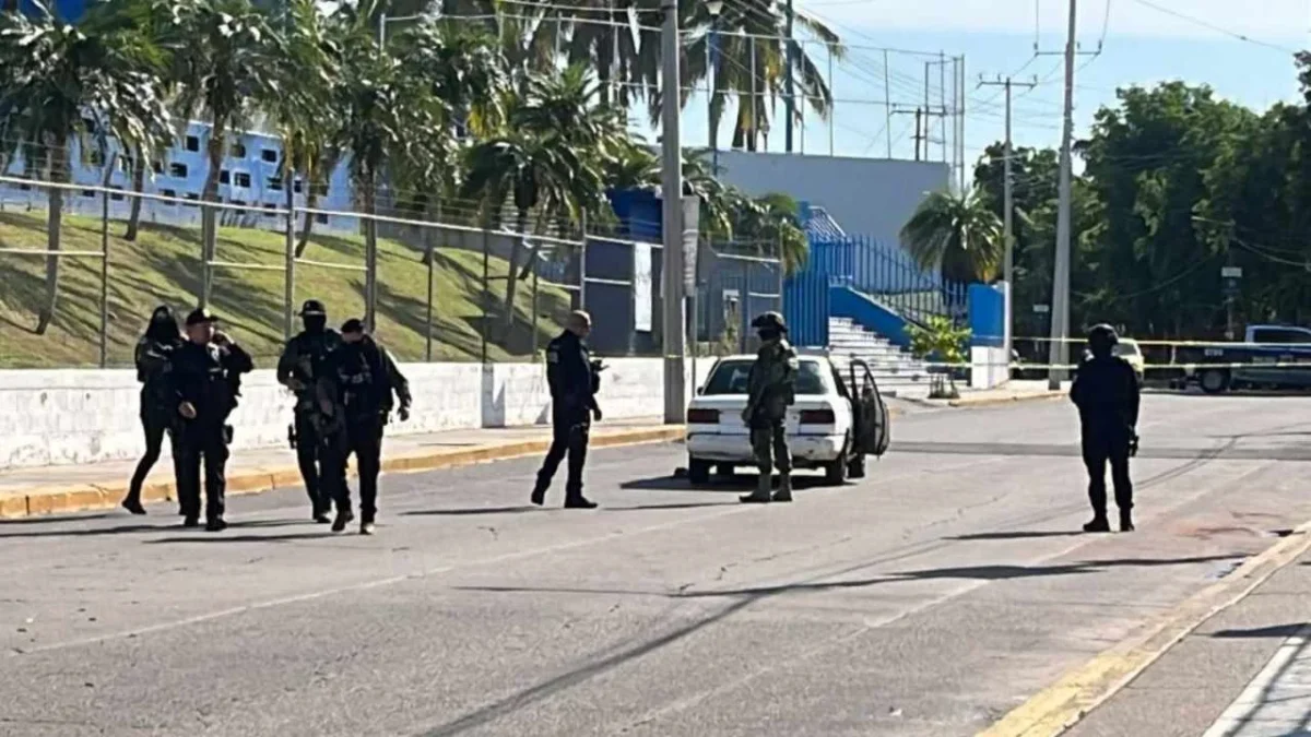 Asesinan a policía municipal cerca de una preparatoria de Culiacán, en Sinaloa.