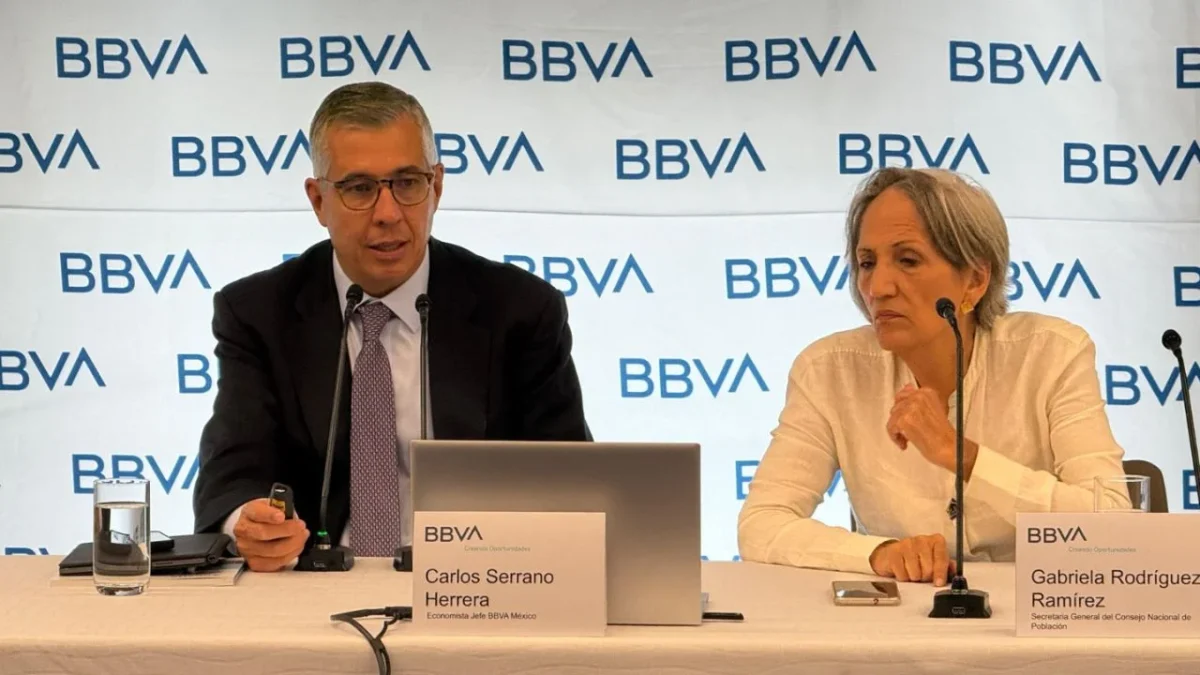 El banco BBVA anticipó una caída del 5.8% en las remesas.