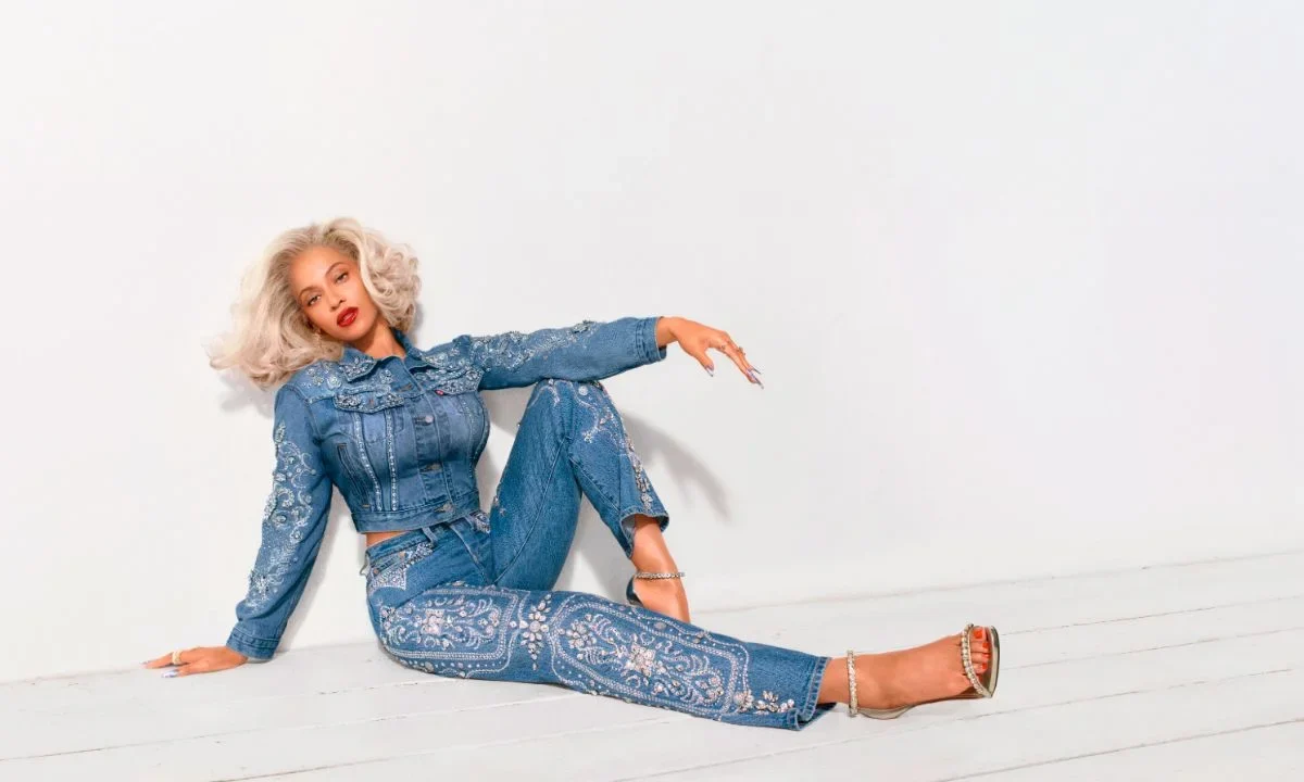 En colaboración Beyoncé, Levi’s estrenó The Denim Cowboy, la última entrega de la campaña de la marca titulada REIIMAGINE.