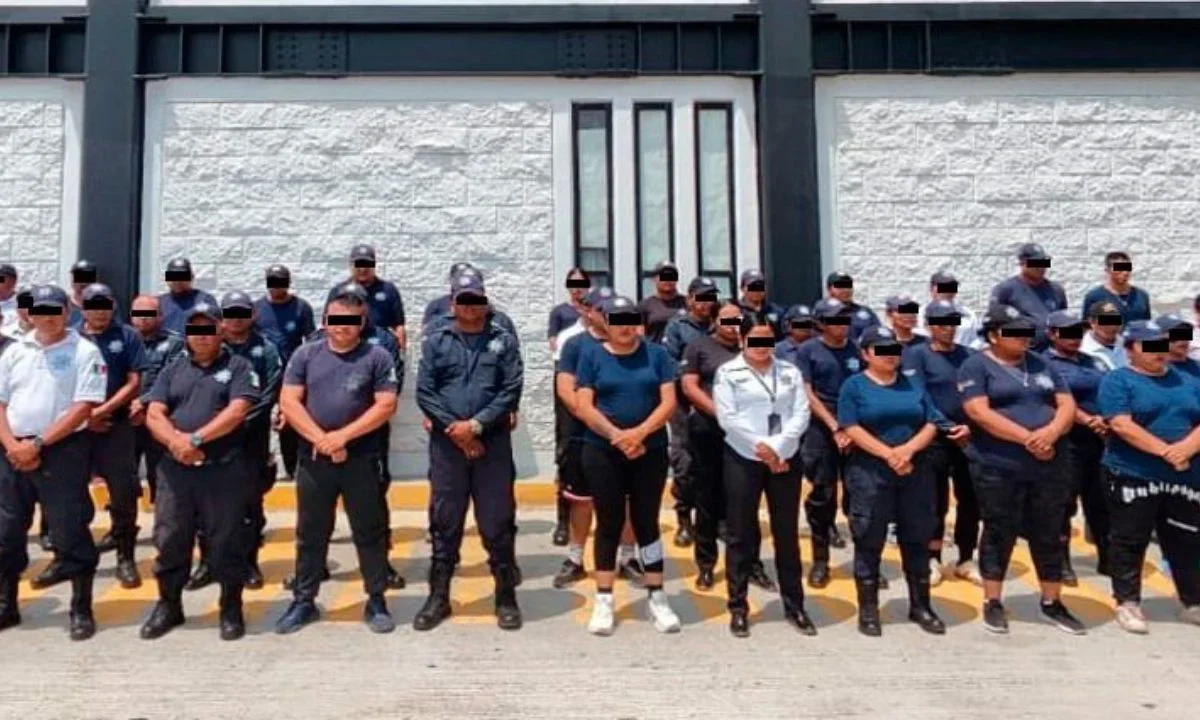 Caen 59 policías de Cintalapa, Chiapas, por presuntos vínculos con la delincuencia organizada.