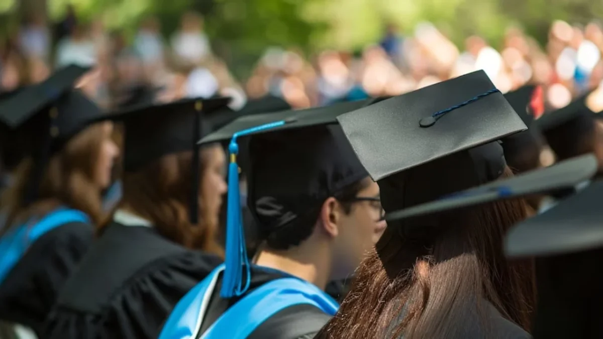 En 2025, las carreras peor pagadas en México pertenecen a educación y trabajo social, con sueldos entre 15 y 17 mil pesos.
