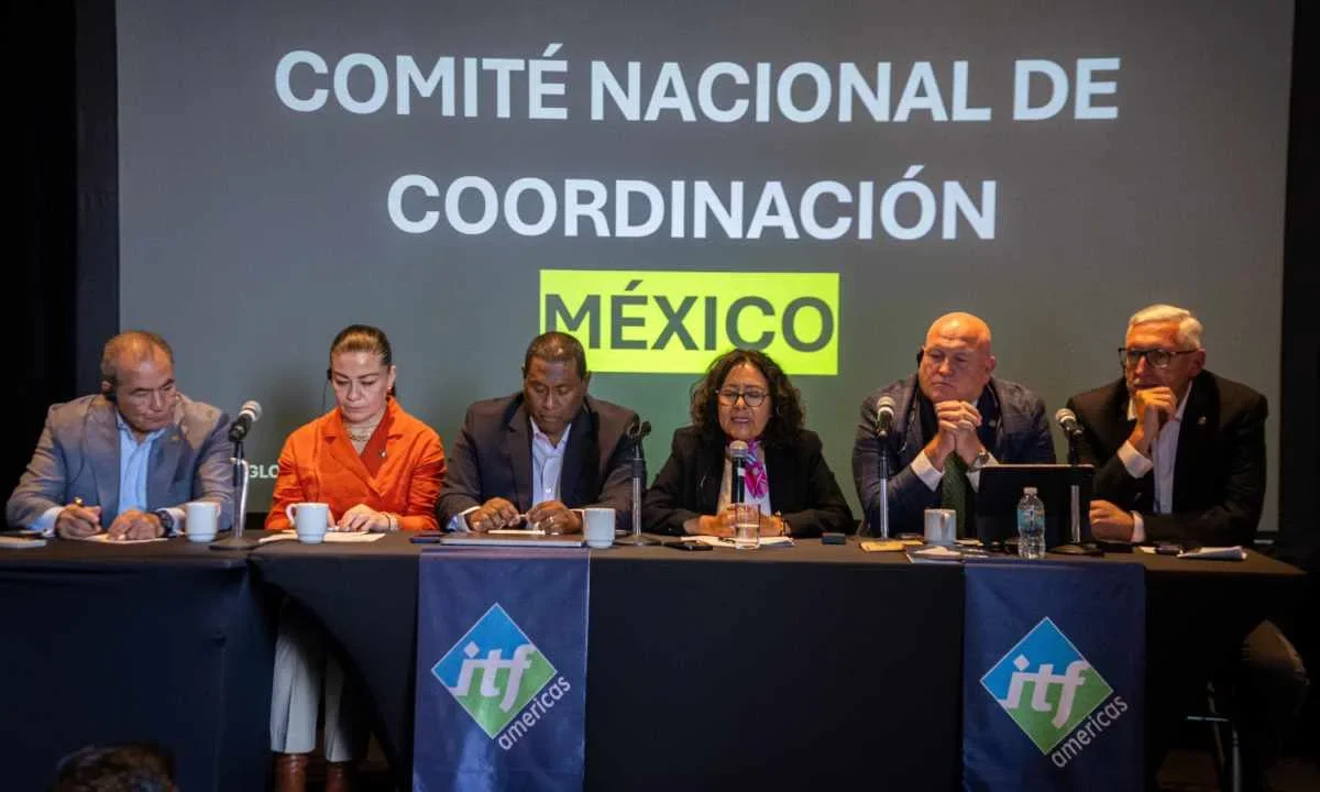Autoridades de la CDMX y el IFT firman convenio por trabajadores del Mundial 2026.