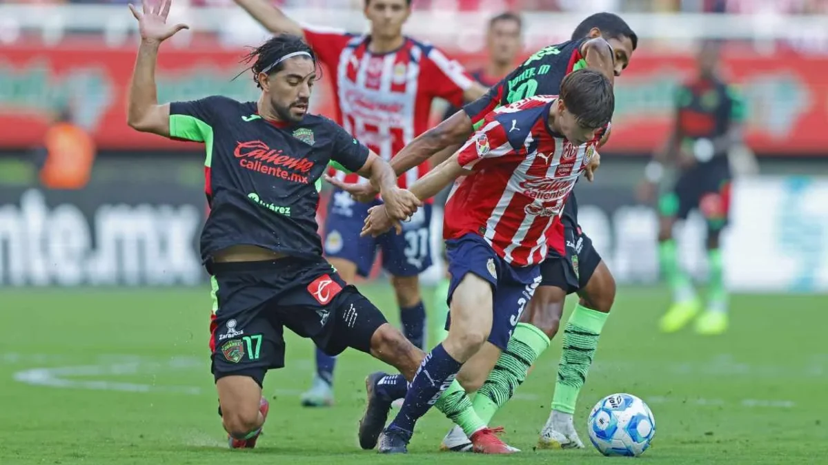 Las Chivas del Guadalajara sufren una segunda derrota consecutiva, ahora frente a los Bravos de Juárez.