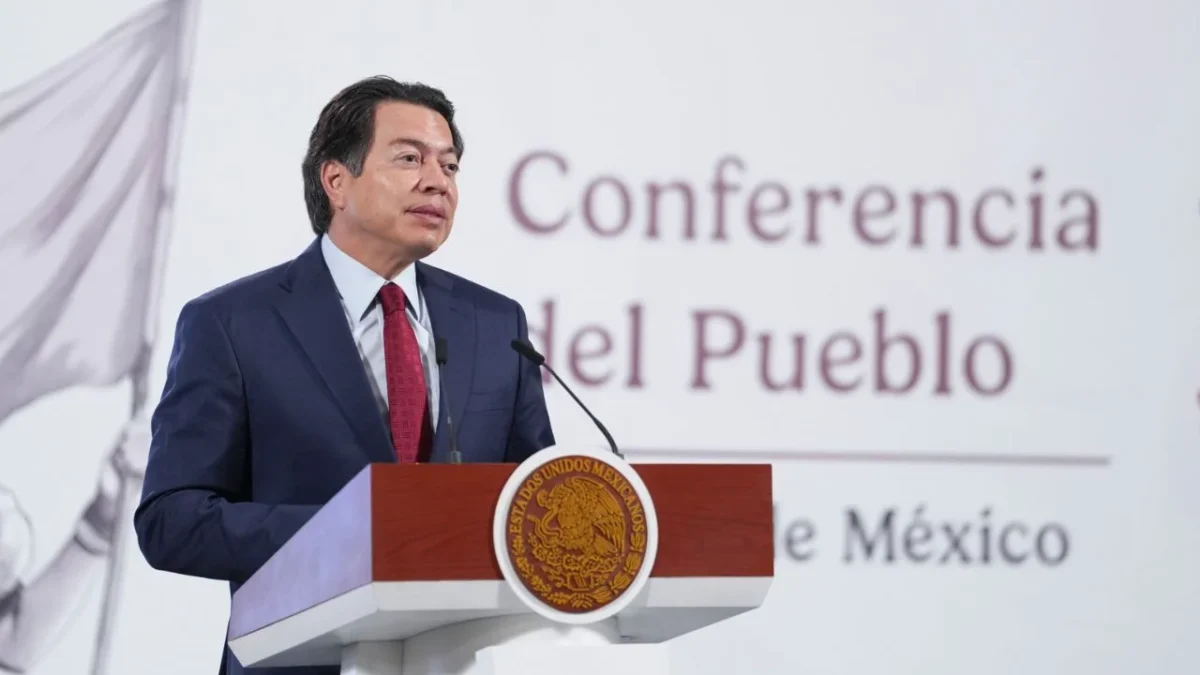 Confirma Mario Delgado que se quitó el nombre de Lorenzo Córdova de libros de texto