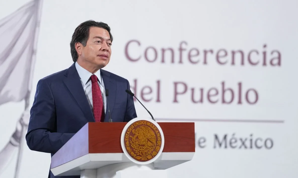 Confirma Mario Delgado que se quitó el nombre de Lorenzo Córdova de libros de texto