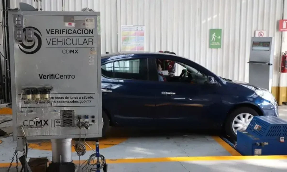 ¿Cuánto es de multa en CDMX y Edomex por no hacer la verificación vehicular?