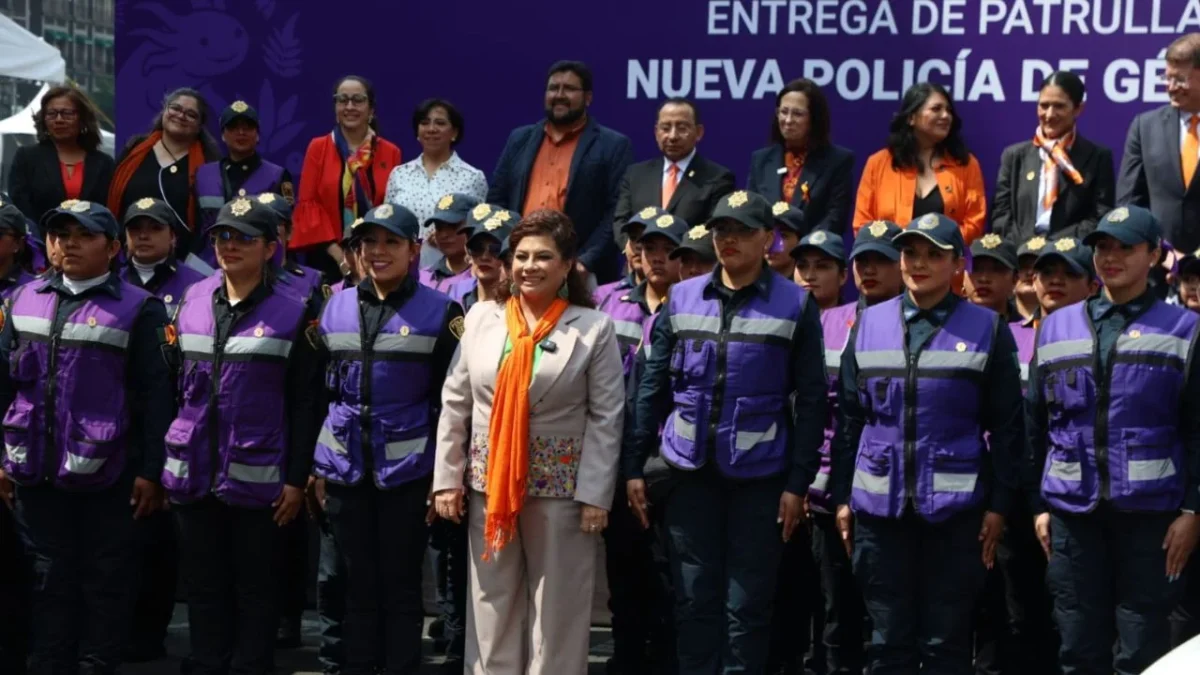 La jefa de Gobierno, Clara Brugada, encabezó la presentación y banderazo de la nueva Policía Especializada de Género de la Ciudad de México (CDMX).