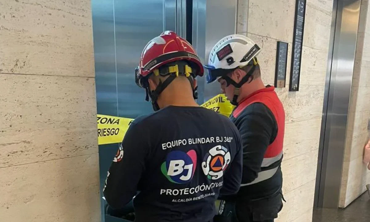 Desploma elevador en Plaza Mítikah; hay dos lesionados.