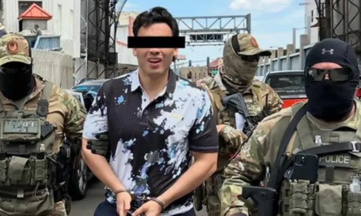Ronald Johnson, embajador de Estados Unidos, presumió la deportación de Julio César Chávez Jr. a México.