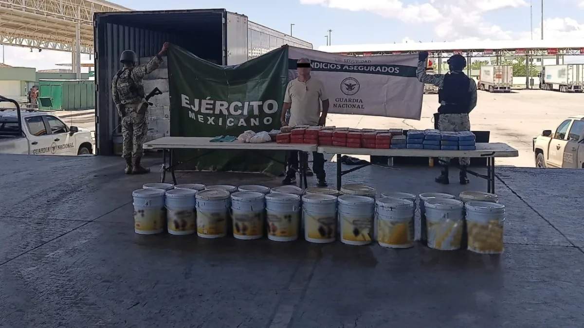 Elementos de la Guardia Nacional decomisaron metanfetamina y marihuana en operativos realizados en Sonora y Chihuahua.