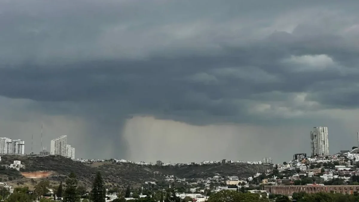 El presidente municipal de Querétaro, Felipe Macias Olvera, decretó estado de emergencia en la capital tras las intensas lluvias.