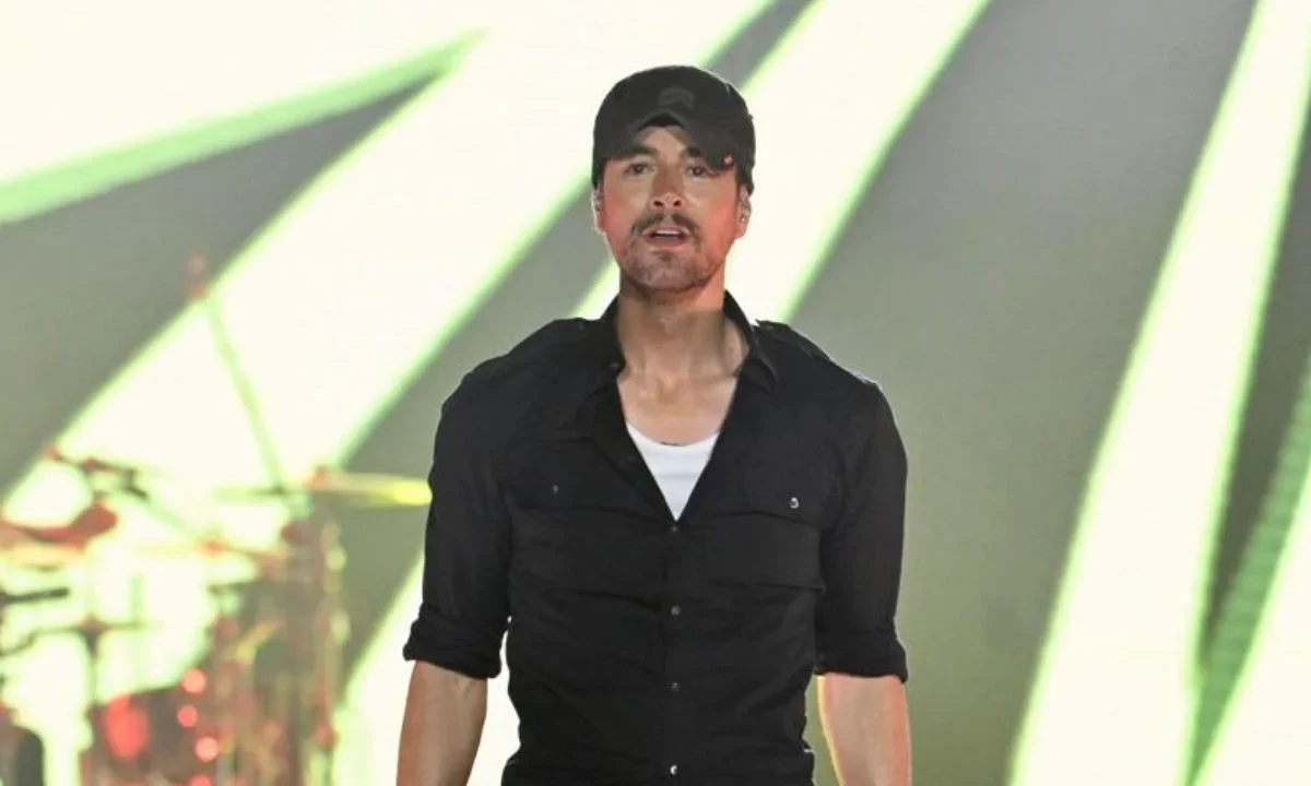 La Feria Nacional Potosina 2025 vivió uno de sus mejores conciertos con la inigualable presencia del intérprete español, Enrique Iglesias.