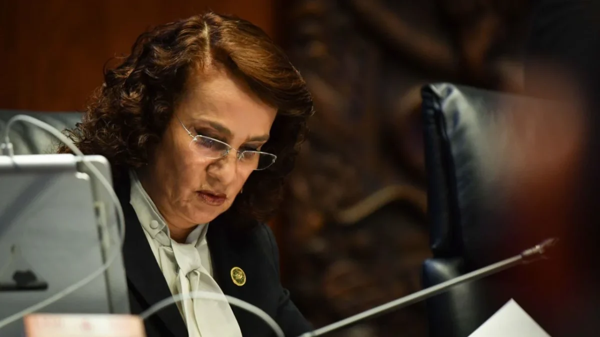 La diputada morenista Dolores Padierna, señaló que entre más irrelevante es la oposición más crece el conflicto del PRI, hasta llegar a la violencia.