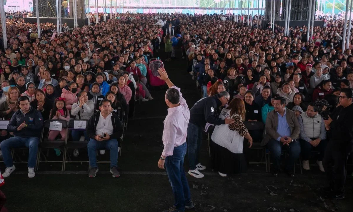 Con el objetivo de empoderar a madres, amas de casa y cuidadoras, la alcaldía Cuajimalpa formalizó la entrega de la “Tarjeta Madre”.