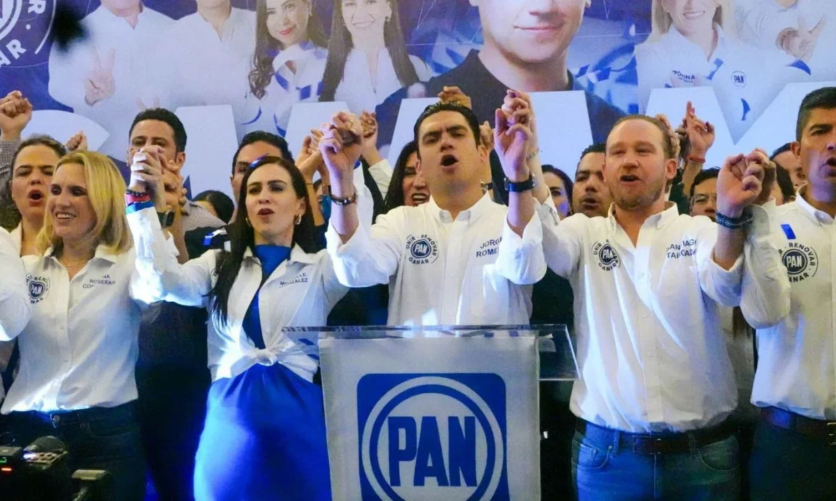 Señalan que la imagen de los militantes del albiazul está muy dañada, debido a que varios políticos se han cambiado de un partido a otro, generando desconfianza entre los votantes.