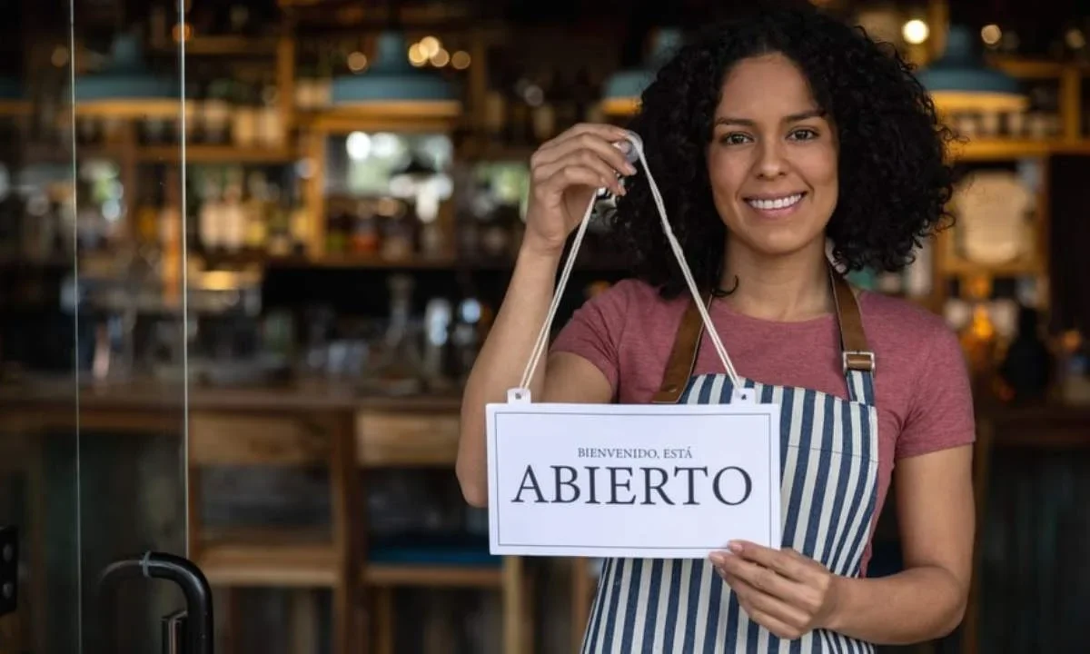 Emprendedores reciben asesoría y financiamiento en los centros PILARES, fortaleciendo sus negocios y proyectos en la Ciudad de México.