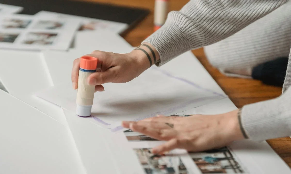 Profeco realizó un estudio en el que analizó los distintos adhesivos y pegamentos líquidos y estos fueron los resultados.