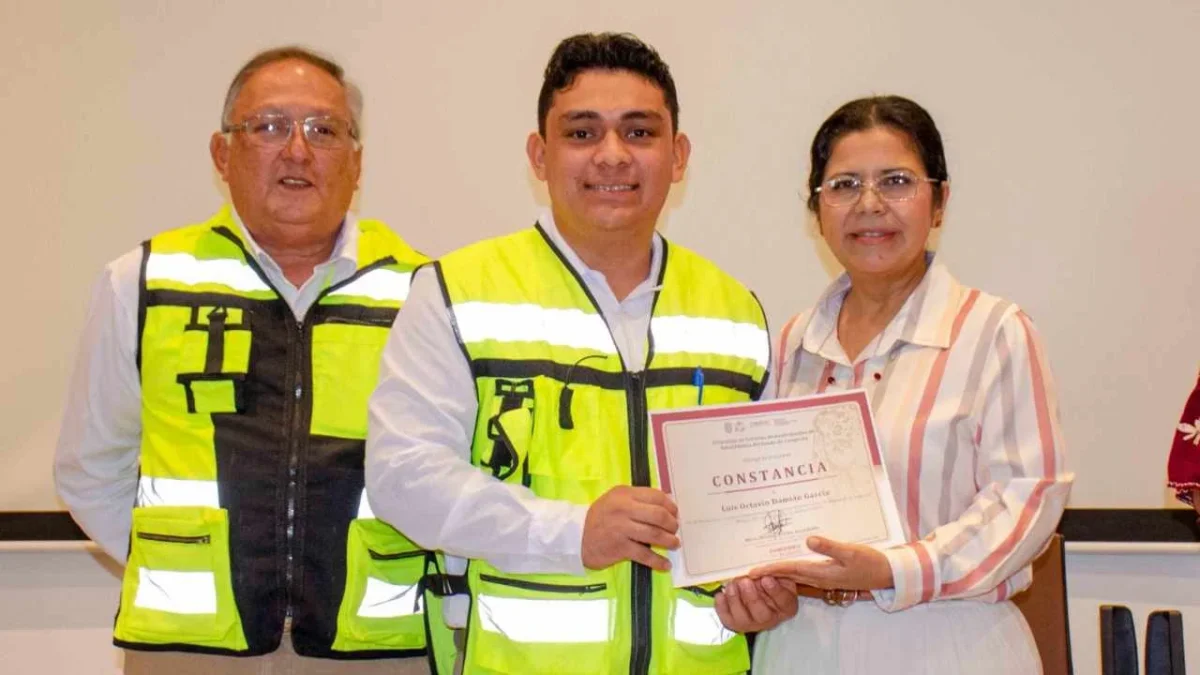 Estudiantes de TSU en Paramédico concluyen estadía profesional en el CRUM-SAMU de Campeche.