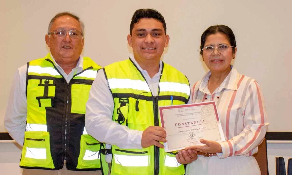 Estudiantes de TSU en Paramédico concluyen estadía profesional en el CRUM-SAMU de Campeche.