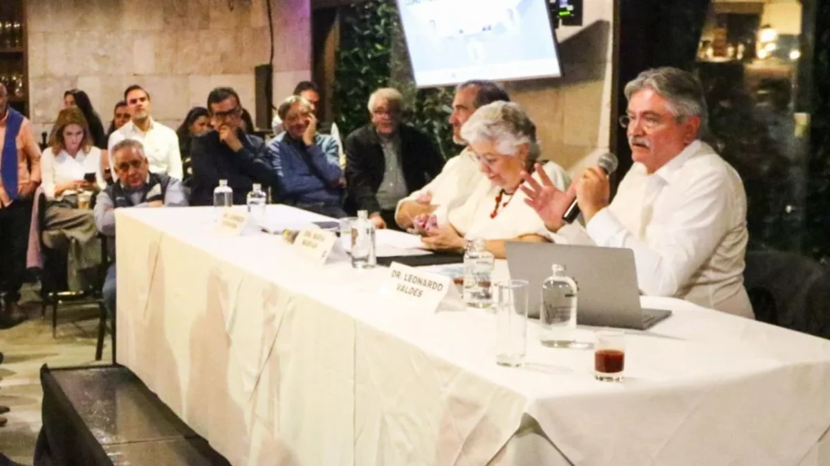 Exconsejeros del INE manifestaron que están dispuestos a participar en los foros de debate de la reforma electoral.