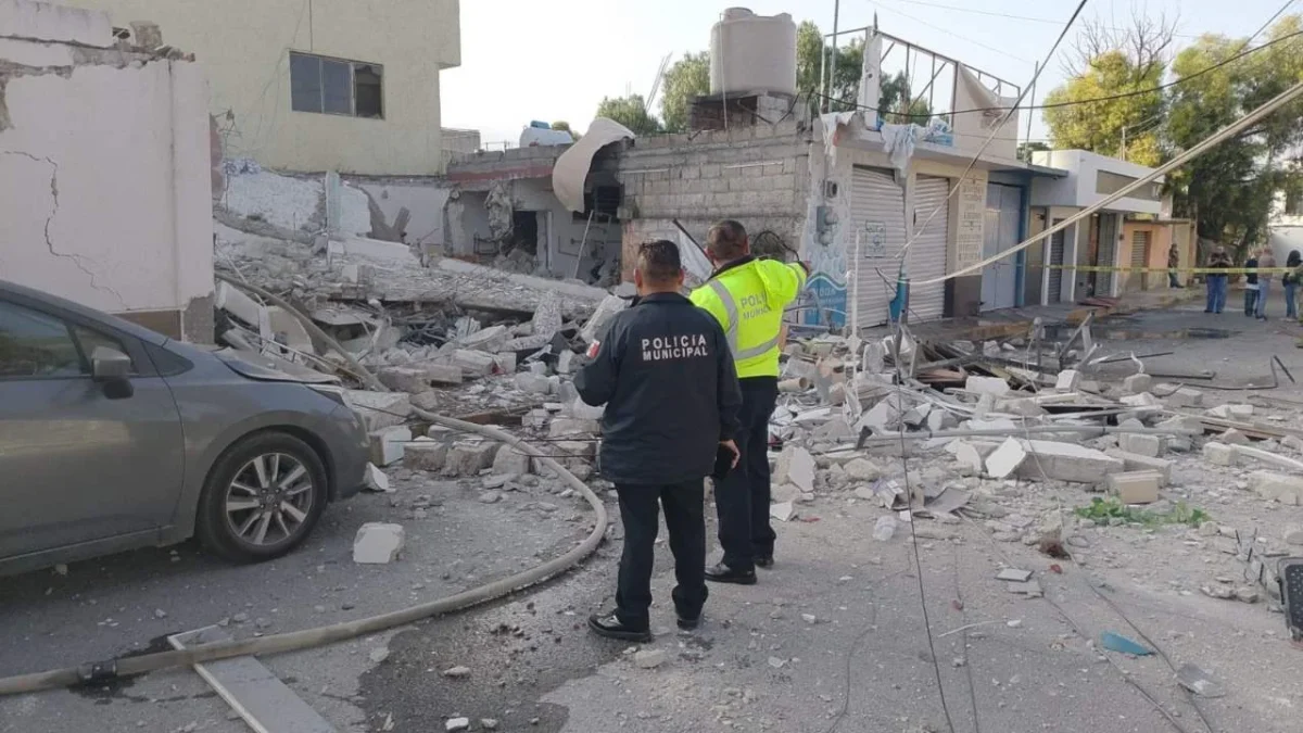 Explosión por acumulación de gas en la colonia El Tezontle de Pachuca dejó una vivienda destruida, un hombre herido y daños en inmuebles vecinos.