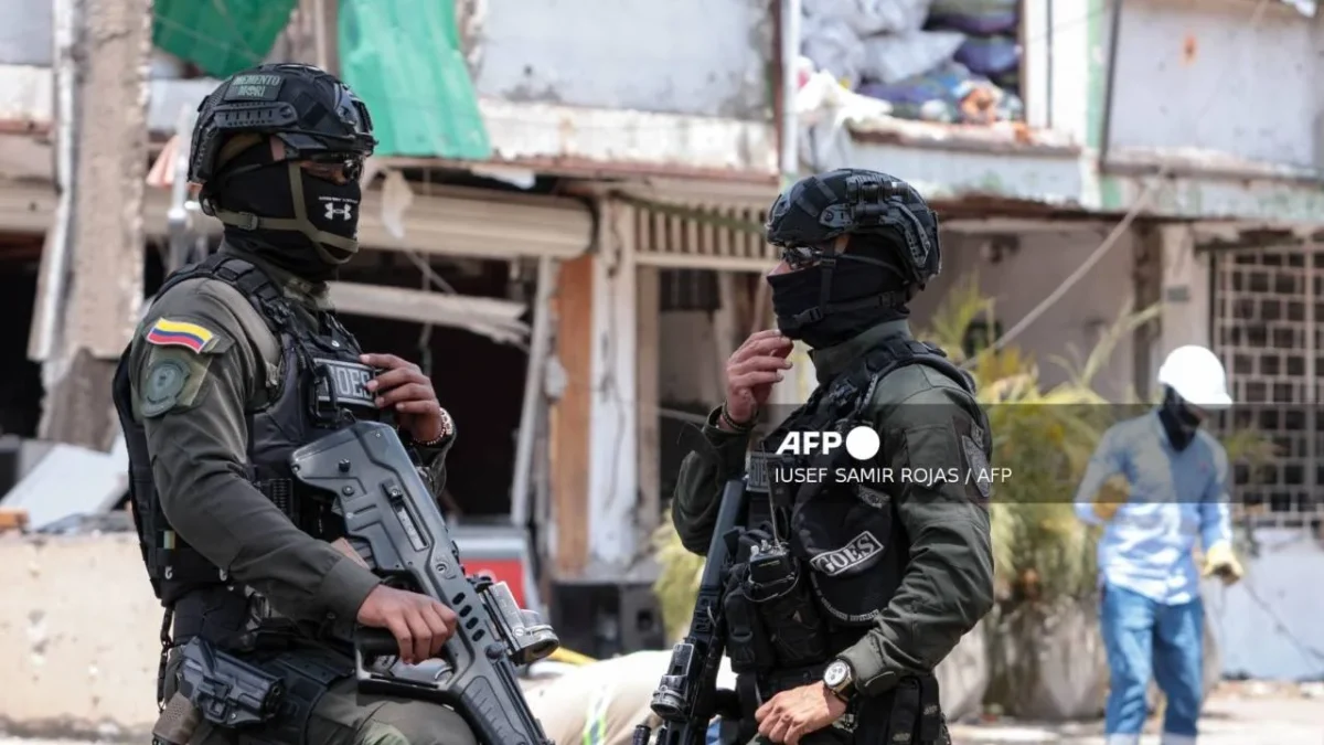 Fiscalía de Colombia acusa de homicidio a dos guerrilleros por ataque con camión bomba, ocurrido el pasado jueves.