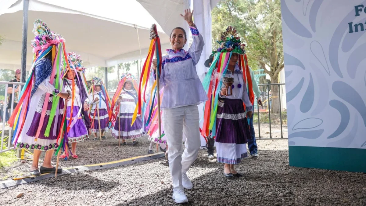 Claudia Sheinbaum aseguró que el recurso del pueblo debe devolverse al pueblo en obras y apoyos para los indigenas en Querétaro