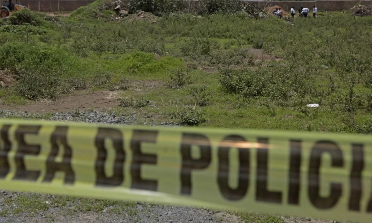 La Fiscalía estatal informó que una línea de investigación por homicidio los llevó a hallar restos humanos en Irapuato, sin precisar la cifra.