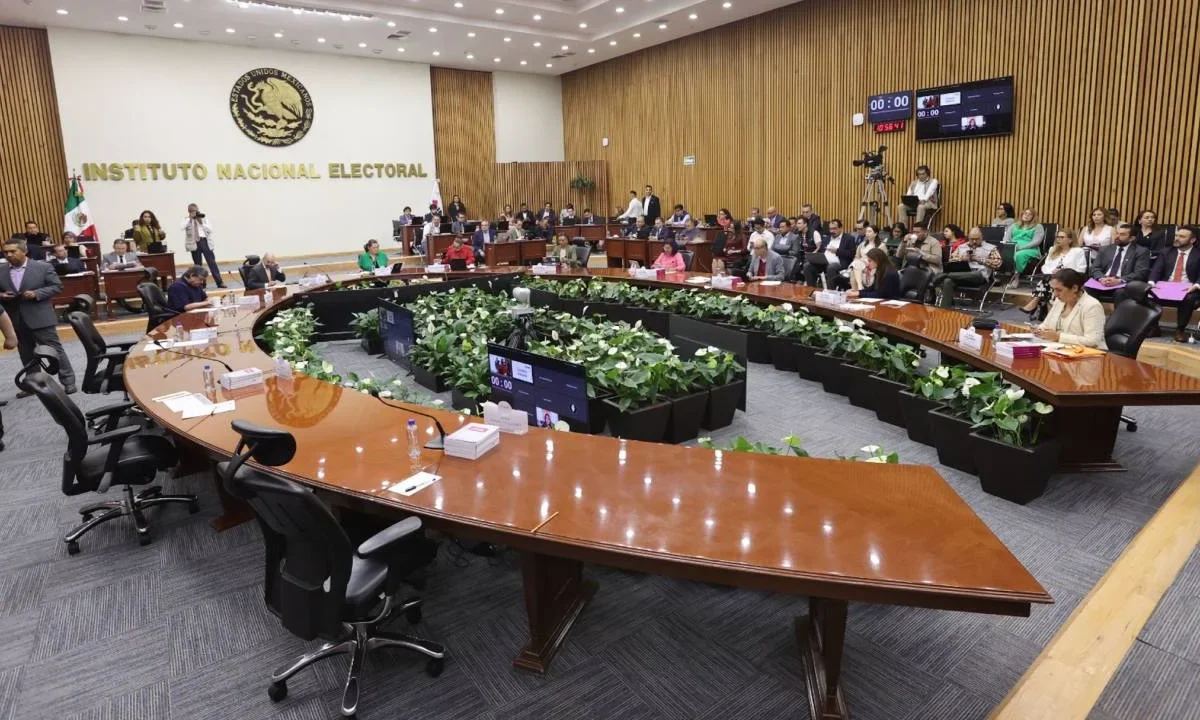 El INE aprobó la rotación anual de comisiones permanentes y temporales.