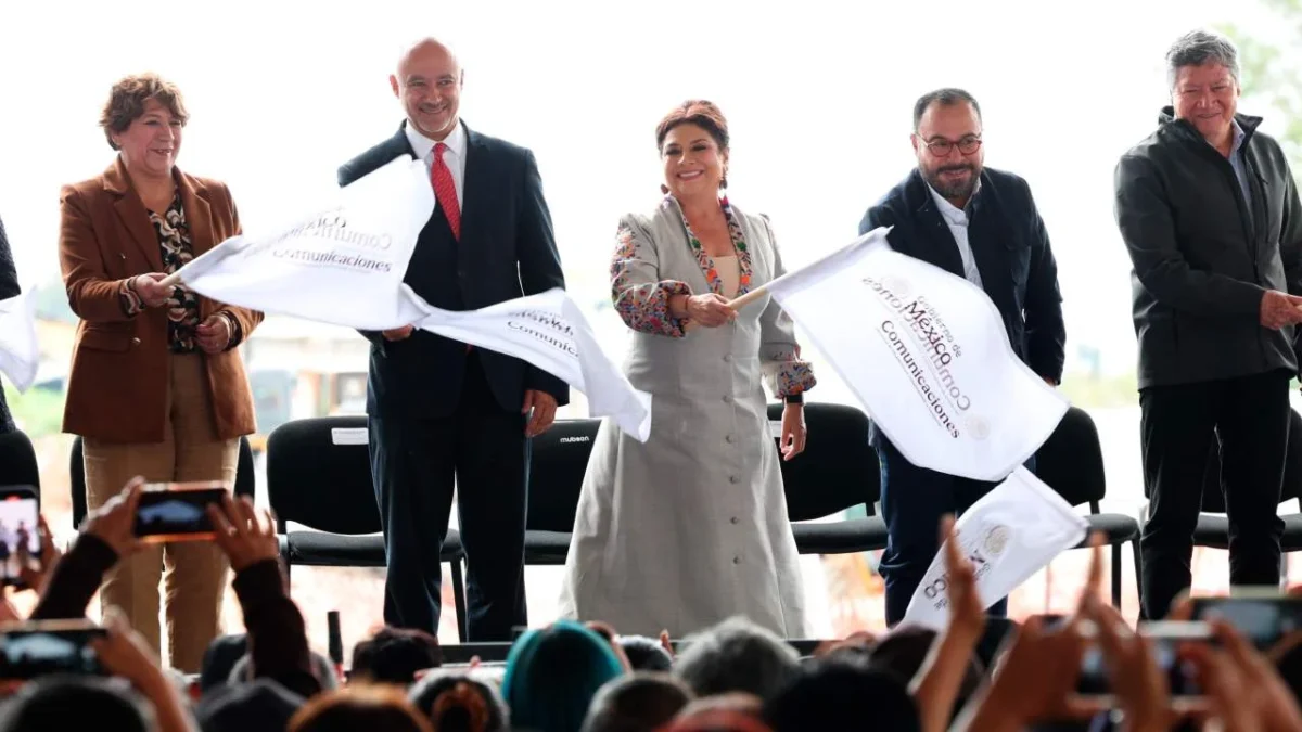 Clara Brugada acompañó a Delfina Gómez al banderazo a la reconstrucción de puentes que conectarán CDMX y Edomex en Alameda Oriente.