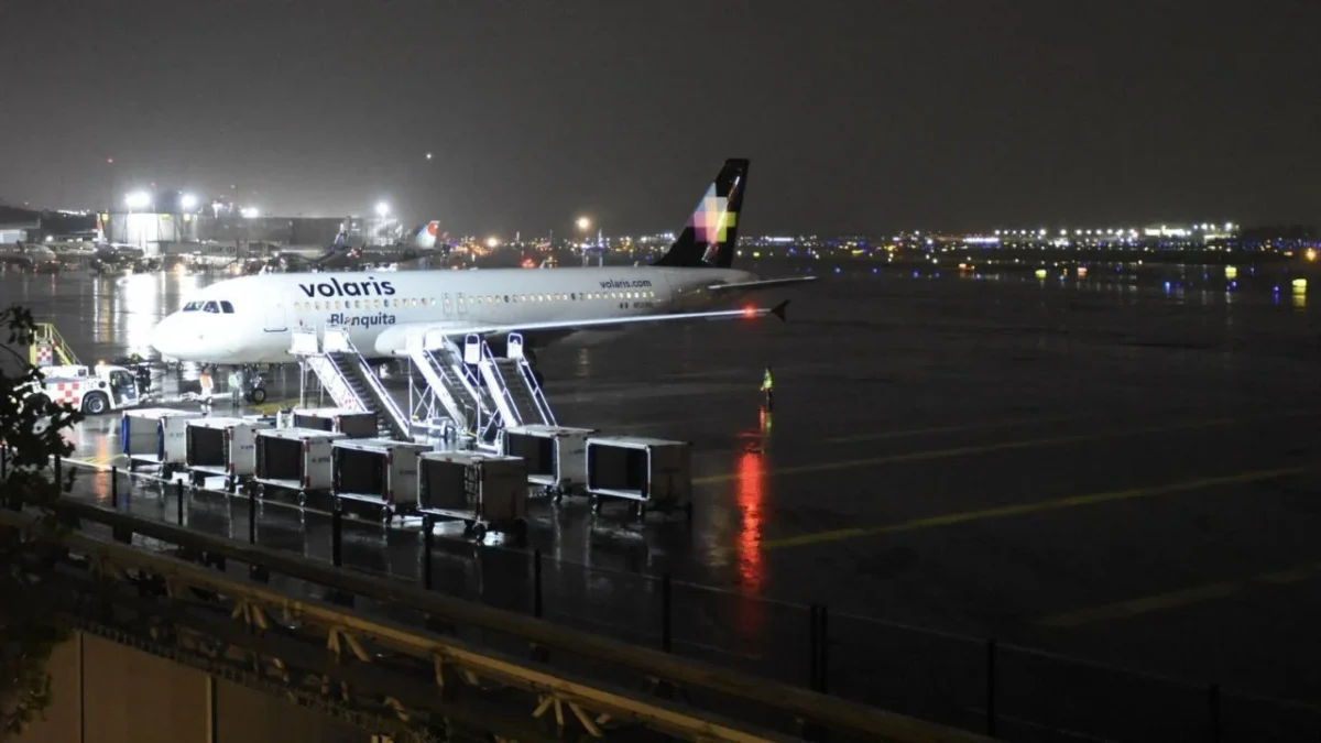 Severas lluvias en la CDMX afectan vuelos en el Aeropuerto Internacional de la Ciudad de México (AICM).
