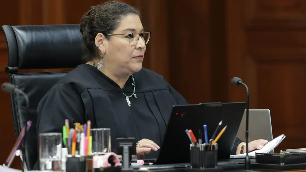 La ministra Lenia Batres se lanza contra el IMPI por negarle el registro de 'Ministra del Pueblo'.