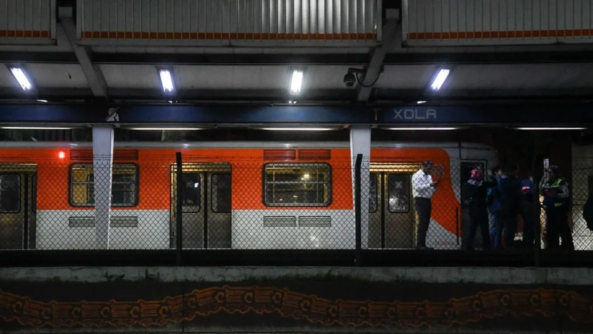 Por fallas registradas, Clara Burgada, anunció el mantenimiento de la Línea 2 del metro de la Ciudad de México.