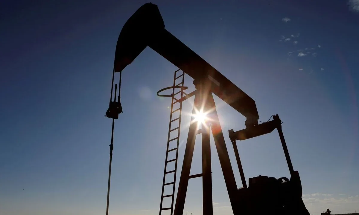 Ministros de Energía de la OPEP+ acordaron aumentar la producción petrolera en 547,000 barriles diarios a partir de septiembre de 2025.