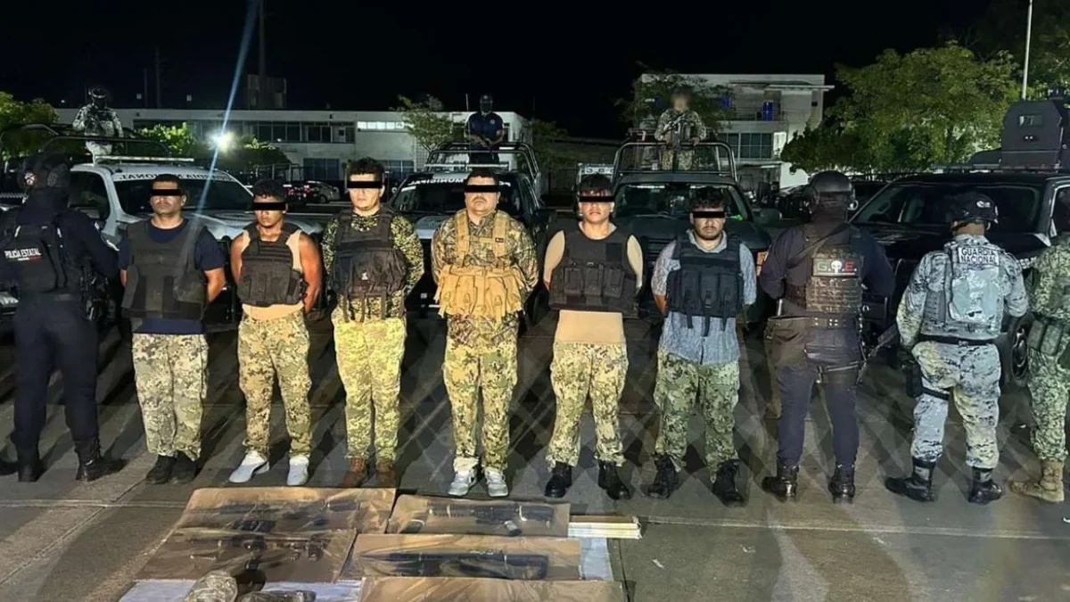 La Marina detiene a 6 presuntos extorsionadores, como parte de la Estrategia Nacional contra la Extorsión, en Comalcalco, Tabasco.